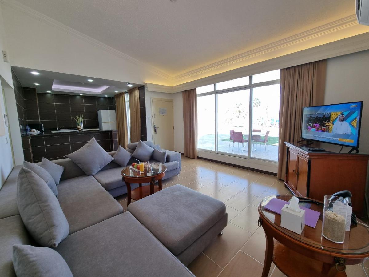 Holiday Beach Resort Dibba Bagian luar foto