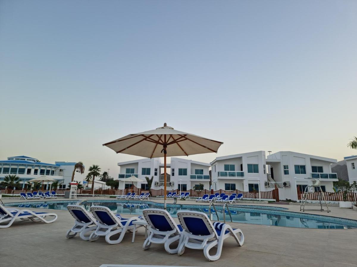 Holiday Beach Resort Dibba Bagian luar foto