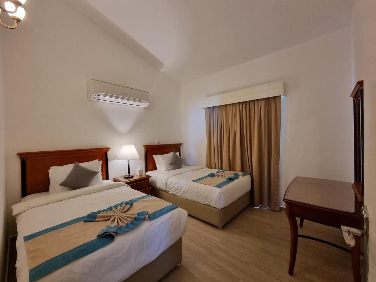 Holiday Beach Resort Dibba Bagian luar foto